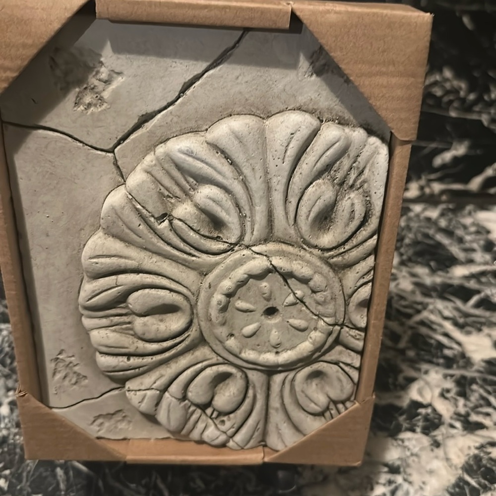 Stonebriar Cement rondelle plaque 6x8